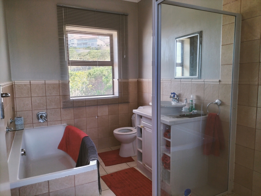6 Bedroom Property for Sale in Grootbrakhoogte Western Cape